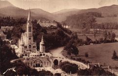 CPA Lourdes La Basilique 