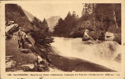 CPA Cauterets Route du Pont d'Espagne Cascade du Pas de l'Ours 