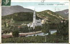 CPA Lourdes La Basilique vue prise du Gave 