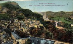 CPA Lourdes Vue Plongeante sur la Basilique 