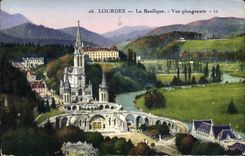 CPA Lourdes La Basilique Vue Plongeante 