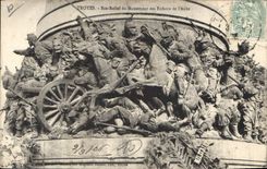 CPA Troyes Bas Relief du Monument des Enfants de l'Aube 