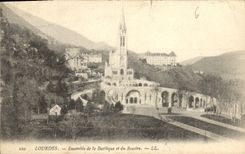 CPA Lourdes Ensemble de la Basilique et du Rosaire 