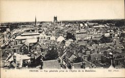 CPA Troyes Vue generale prise de l'Eglise de la Madeleine 