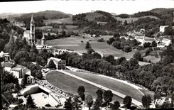 CPA Lourdes La Basilique et la Basilique Souterraine St Pie X 