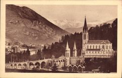 CPA Lourdes La Basilique et le Pic du Jer 