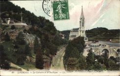 CPA Lourdes Le Calvaire et la Basilique 