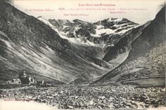 CPA Les Hautes Pyrenees Vallee et Chapelle de Heas 