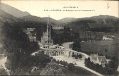 CPA Lourdes La Basilique vue du Chateau Fort 