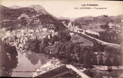 CPA Les Pyrenes Lourdes Vue generale 