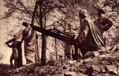 CPA Lourdes HP Le Calvaire V Station Simon le Cyrenean aide Jesus a porter sa Croix 