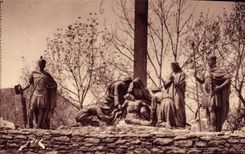 CPA Lourdes HP Le Calvaire XIII Station Jesus est descende de la Croix et remis 