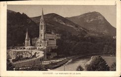 CPA Lourdes La Basilique et le Gave 