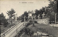 CPA Lourdes Les malades assistant au chemin de Croix 