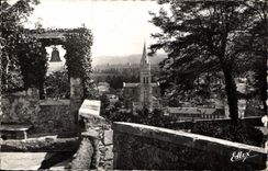 CPA Lourdes La Basilique et la Montagne du Calvaire 
