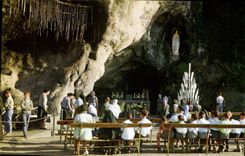 CPA Lourdes Hautes Pyrenees La Grotte 