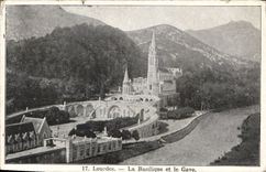 CPA Lourdes La Basilique et le Gave 