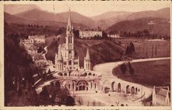 CPA Lourdes La Basilique vue du Chateau Fort 
