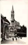 CPA Lourdes La Basilique et les Piscines 