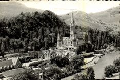 CPA Lourdes La Basilique et le Gave 