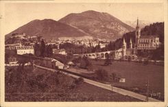 CPA Lourdes La Basilique et le Pic du Jer 