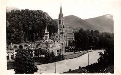 CPA Lourdes La Basilique 