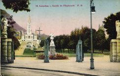 CPA Lourdes Entree de l'Esplanade 