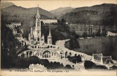 CPA Lourdes La Basilique Vue plongeante 