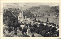 CPA Lourdes La Basilique et le Monument 