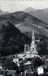 CPA Lourdes La Basilique et la Montagne du Calvaire 