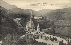 CPA Lourdes La Basilique vue du Chateau Fort 