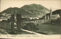 CPA Lourdes Le Grand et le Petit Jer La Basilique 