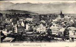CPA Tarbes Vue generale et les Pyrenees 