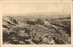 CPA Paysages etr Pierres de Provence Saint Remy de Provence Le Plateau des Antiquites vu des Alpille