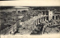 CPA Arles Les Arenes et le Rhone 