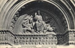 CPA Arles Transept du Portail de l'eglise Saint Trophime 