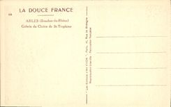 CPA Arles Bouches du Rhone Galerie du Cloitre de St Trophime 