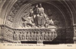CPA Arles la Cathedrale Saint Trophime Portail 