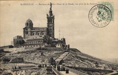 CPA Marseille Basilique de Notre Dame de la Garde vue prise de la Passerelle 