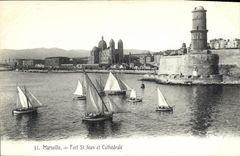 CPA Marseille Fort St Jean et Cathedrale Bateaux