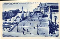 CPA Marseille Escalier monumental de la Gare St Charles 