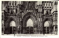 CPA Troyes la Cathedrale Ensemble des 3 Portails 