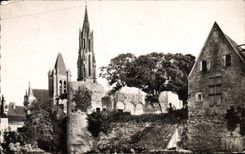 CPA Senlis Oise la Cathedrale et les Ruines du Chateau 