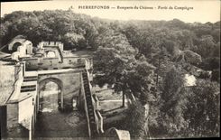 CPA Pierrefonds Remparts du Chateau Foret de Compiegne 