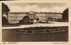 CPA Compiegne le Chateau vu du Parc 