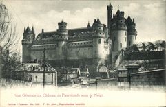 CPA Vue generale du Chateau de Pierrefonds sous la Neige 