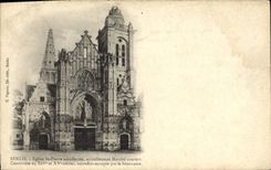 CPA Senlis Eglise St Pierre desaffectee actuellement marche couvert construite au XIV et XV siecle 
