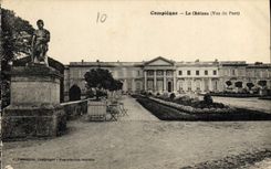 CPA Compiegne Le Chateau vue du Parc 