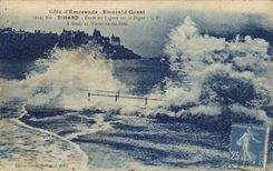 CPA Cote d'Emeraude Dinard Etude de Vagues sur la Diguee 