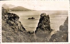 CPA La Cote d'Azur La Corniche d'Or entre Saint Raphael et Cannes le Dramont vue sur la Pointe de la